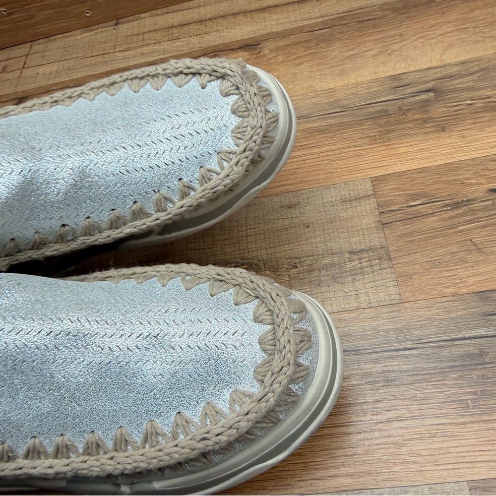 MOU Eskimo size 8-8.5 Sneaker Boots Upper  Wool Crochet Stitching Trim - Picture 7 of 9